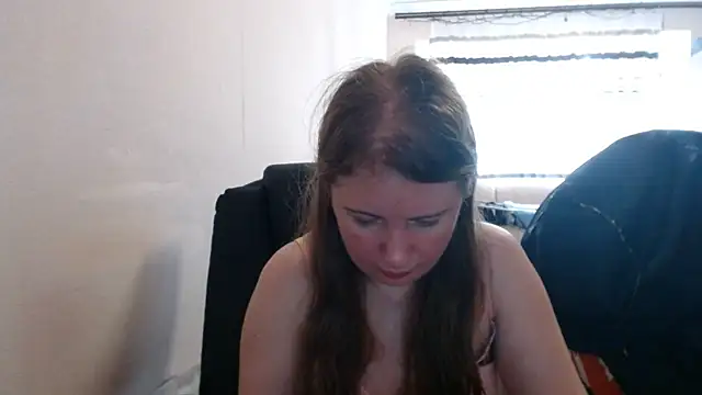 Snapshot of PeterAndJen chatting on July 2026 07:46:01 AM PeterAndJen online show from July 2026 07:46:01 AM