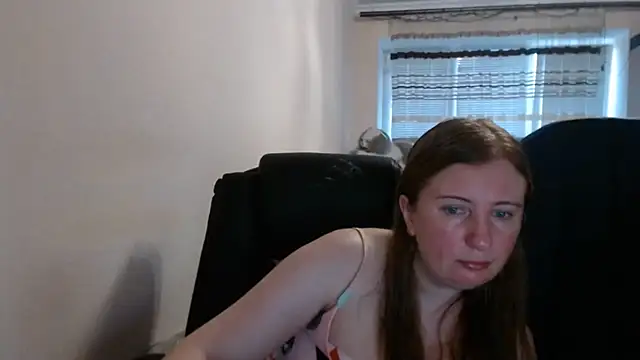 Snapshot of PeterAndJen chatting on July 2026 07:51:01 PM PeterAndJen online show from July 2026 07:51:01 PM