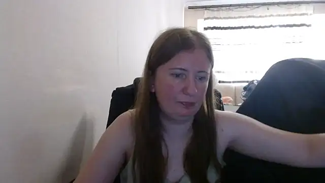 Snapshot of PeterAndJen chatting on July 2026 06:00:02 PM PeterAndJen online show from July 2026 06:00:02 PM