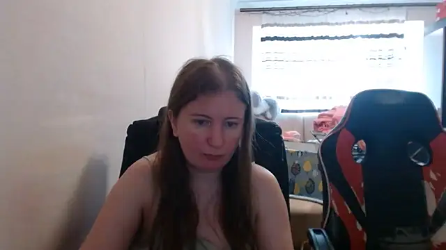 Snapshot of PeterAndJen chatting on July 2026 10:21:02 AM PeterAndJen online show from July 2026 10:21:02 AM