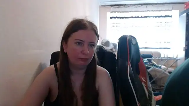 Snapshot of PeterAndJen chatting on July 2026 06:09:01 AM PeterAndJen online show from July 2026 06:09:01 AM