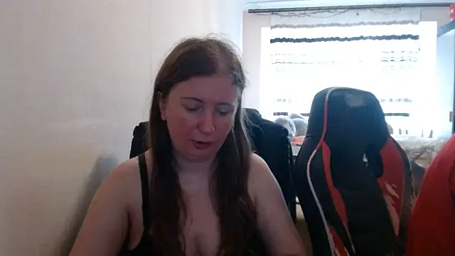 Snapshot of PeterAndJen chatting on July 2026 06:49:02 AM PeterAndJen online show from July 2026 06:49:02 AM