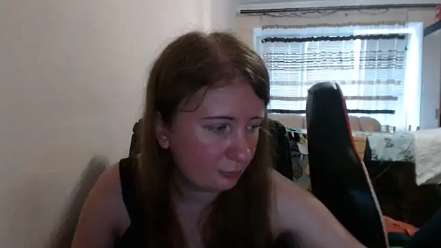 Snapshot of PeterAndJen chatting on July 2026 05:38:01 PM PeterAndJen online show from July 2026 05:38:01 PM