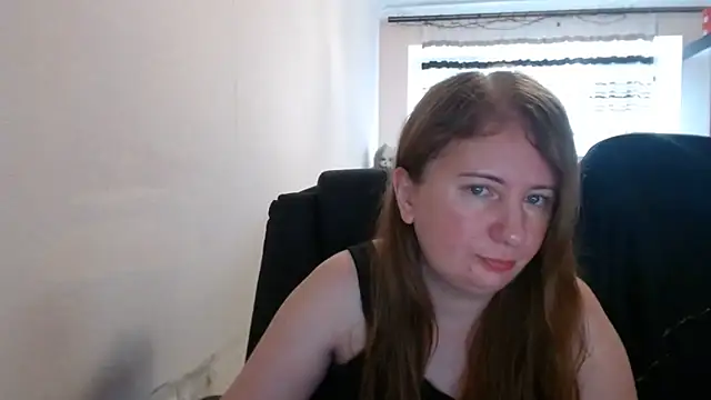 Snapshot of PeterAndJen chatting on July 2026 05:27:02 AM PeterAndJen online show from July 2026 05:27:02 AM