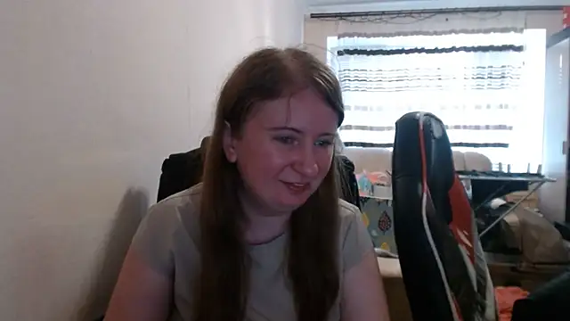 Snapshot of PeterAndJen chatting on July 2026 05:33:02 PM PeterAndJen online show from July 2026 05:33:02 PM