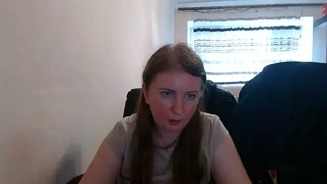 Snapshot of PeterAndJen chatting on July 2026 05:55:01 PM PeterAndJen online show from July 2026 05:55:01 PM