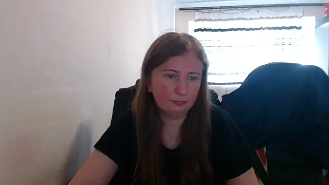 Snapshot of PeterAndJen chatting on July 2026 06:15:01 PM PeterAndJen online show from July 2026 06:15:01 PM