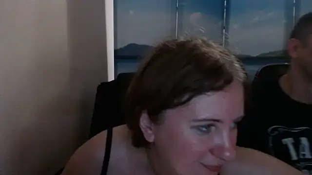 Snapshot of PeterAndJen chatting on August 2026 06:06:02 PM PeterAndJen online show from August 2026 06:06:02 PM