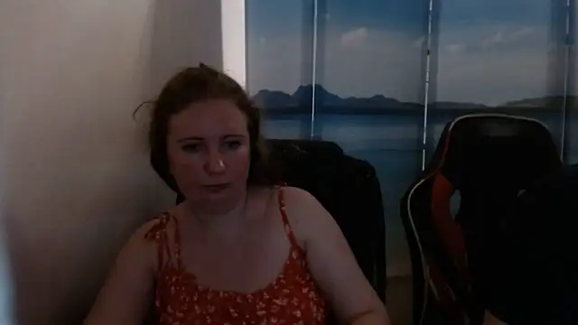 Snapshot of PeterAndJen chatting on August 2026 05:38:02 PM PeterAndJen online show from August 2026 05:38:02 PM