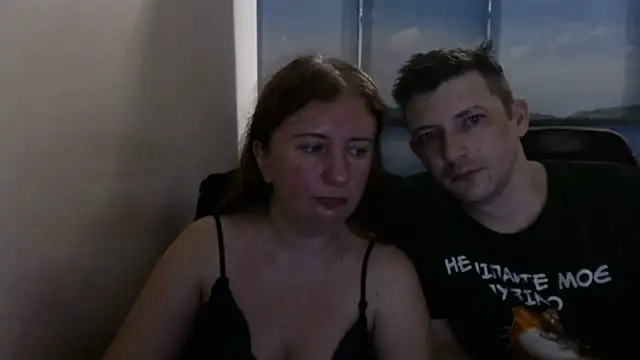 Snapshot of PeterAndJen chatting on August 2026 06:32:01 PM PeterAndJen online show from August 2026 06:32:01 PM