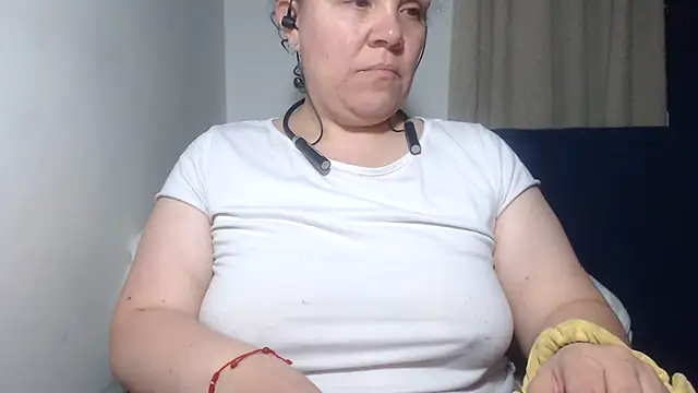 agathamiller01 online show from September 2025 03:06:02 AM