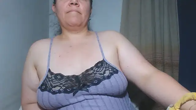 agathamiller01 online show from October 2025 01:47:02 AM