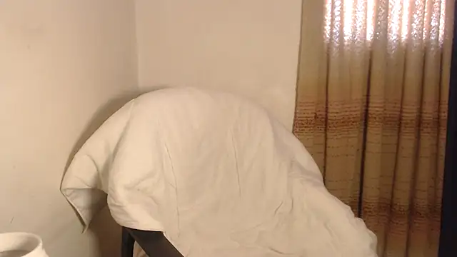 agathamiller01 online show from December 2025 01:16:02 PM