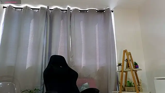 bella  adams online show from February 2025 09:25:02 PM