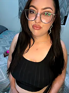 MileyGia online show from November 2025 01:06:02 AM