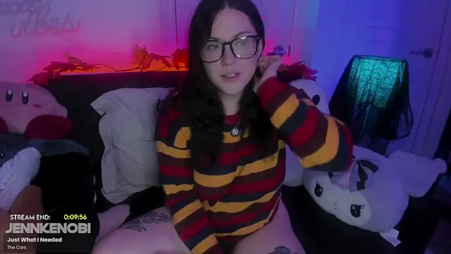 JennKenobi online show from October 2025 03:36:01 PM