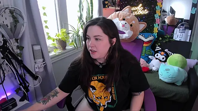 JennKenobi online show from April 2026 02:20:01 PM