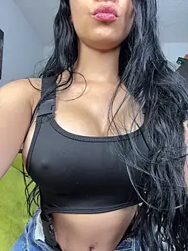 Angela isabella online show from May 2026 09:56:02 PM
