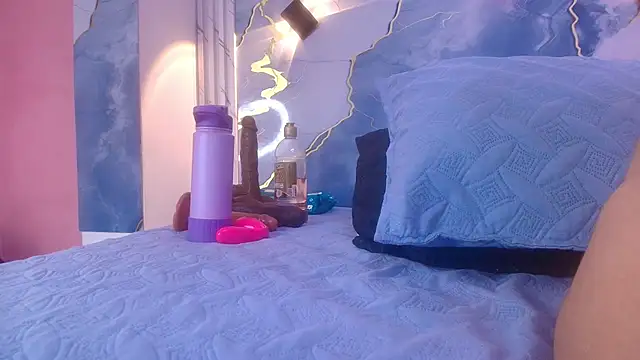 lorrayne  online show from November 2025 12:22:02 PM