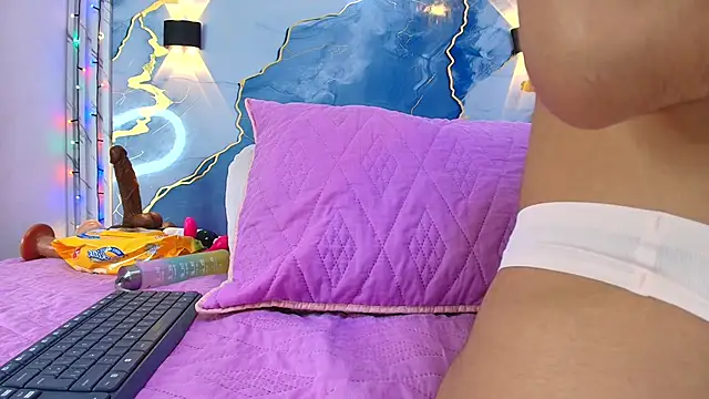 lorrayne  online show from January 2026 12:08:02 PM