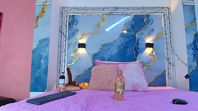 lorrayne  online show from January 2026 12:09:02 PM