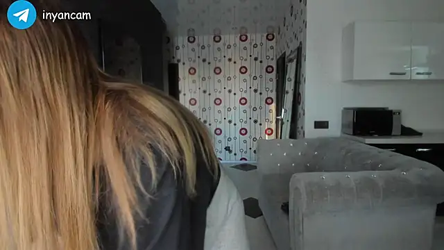 Snapshot of _in_yan chatting on December 2024 04:12:02 AM in yan online show from December 2024 04:12:02 AM