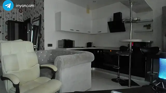 Snapshot of _in_yan chatting on December 2024 04:06:02 AM in yan online show from December 2024 04:06:02 AM