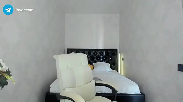 Snapshot of _in_yan chatting on March 2025 03:03:02 AM in yan online show from March 2025 03:03:02 AM