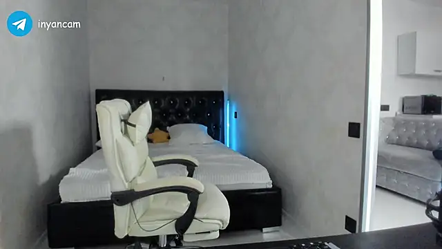 Snapshot of _in_yan chatting on March 2025 05:20:02 AM in yan online show from March 2025 05:20:02 AM