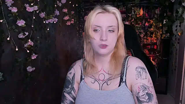 AsheLucker online show from June 2026 07:43:02 AM