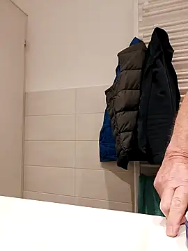 Snapshot of Einhorn527 chatting on January 2025 06:10:01 PM Einhorn527 online show from January 2025 06:10:01 PM