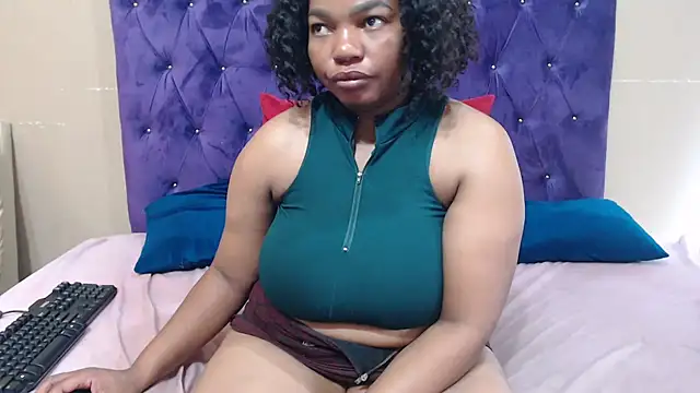 Snapshot of EBONYBUSTYY chatting on February 2025 10:41:01 AM EBONYBUSTYY online show from February 2025 10:41:01 AM