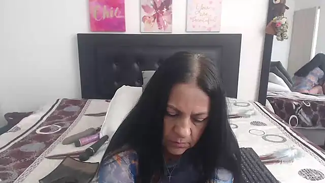 Snapshot of katiehotx chatting on November 2025 07:34:01 PM katiehotx online show from November 2025 07:34:01 PM