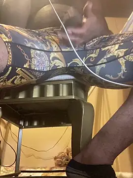 Snapshot of Dick_McStuffEms chatting on December 2024 01:41:02 AM Dick McStuffEms online show from December 2024 01:41:02 AM