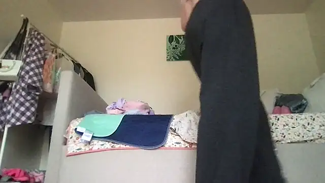 Snapshot of HYPHYtype chatting on September 2025 04:34:02 PM HYPHYtype online show from September 2025 04:34:02 PM