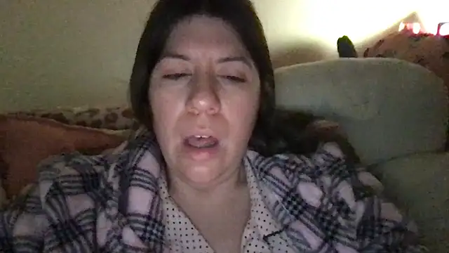 Snapshot of HYPHYtype chatting on October 2025 09:40:01 AM HYPHYtype online show from October 2025 09:40:01 AM