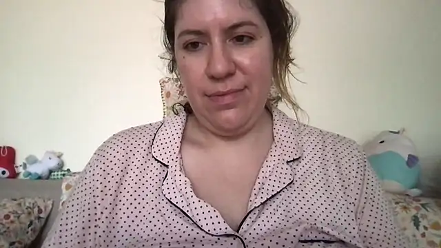 Snapshot of HYPHYtype chatting on November 2025 07:48:02 PM HYPHYtype online show from November 2025 07:48:02 PM