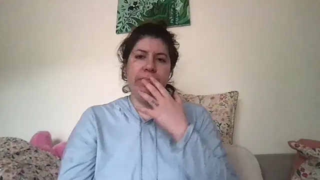 Snapshot of HYPHYtype chatting on November 2025 07:41:02 PM HYPHYtype online show from November 2025 07:41:02 PM