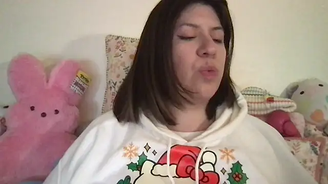 Snapshot of HYPHYtype chatting on November 2025 10:36:02 PM HYPHYtype online show from November 2025 10:36:02 PM