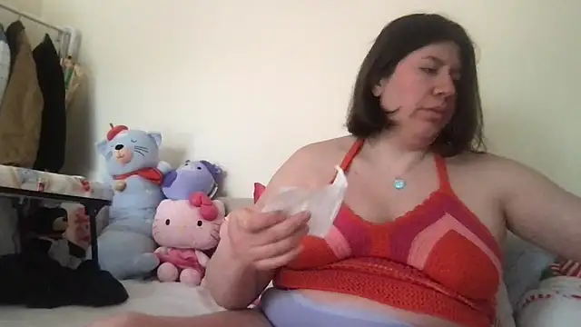 Snapshot of HYPHYtype chatting on May 2026 09:45:02 PM HYPHYtype online show from May 2026 09:45:02 PM