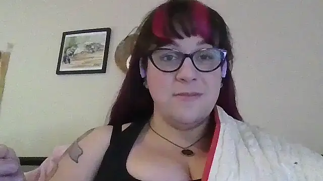 Snapshot of GothyBaby chatting on January 2025 07:43:01 PM GothyBaby online show from January 2025 07:43:01 PM