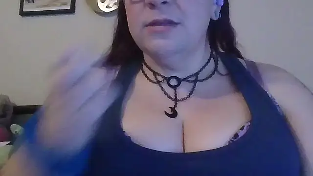 Snapshot of GothyBaby chatting on January 2025 10:26:01 PM GothyBaby online show from January 2025 10:26:01 PM