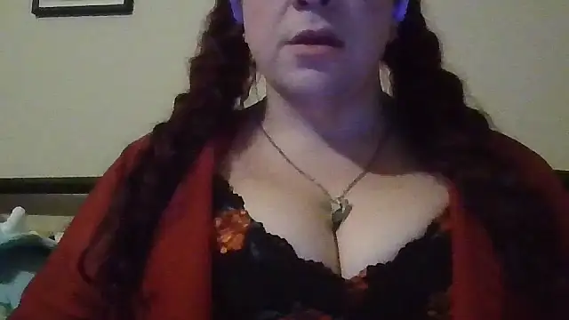 Snapshot of GothyBaby chatting on January 2025 03:06:02 AM GothyBaby online show from January 2025 03:06:02 AM