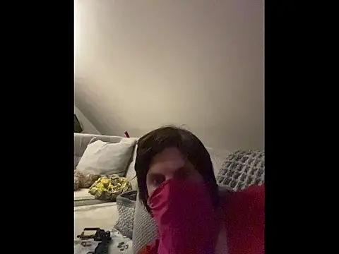 Snapshot of petuletra chatting on November 2025 11:49:02 PM petuletra online show from November 2025 11:49:02 PM