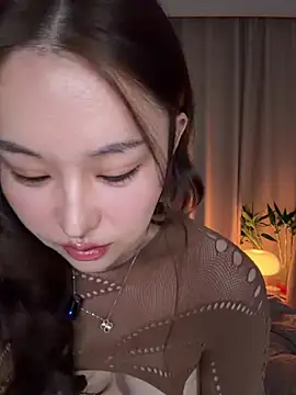 sphynx- - online show from November 2025 02:17:01 PM