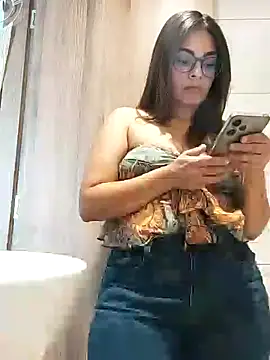 Snapshot of Ivanna2 chatting on January 2025 09:58:01 PM Ivanna2 online show from January 2025 09:58:01 PM