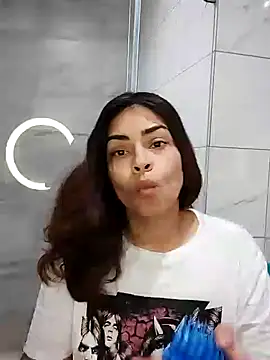 Snapshot of Ivanna2 chatting on February 2025 01:40:02 PM Ivanna2 online show from February 2025 01:40:02 PM