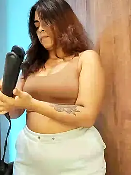 Snapshot of Ivanna2 chatting on February 2025 04:41:02 PM Ivanna2 online show from February 2025 04:41:02 PM