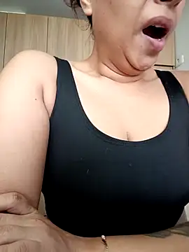 Snapshot of Ivanna2 chatting on September 2025 12:27:02 PM Ivanna2 online show from September 2025 12:27:02 PM