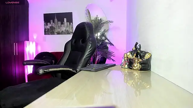 Snapshot of Amaia_Bushida chatting on October 2025 02:09:01 AM Amaia Bushida online show from October 2025 02:09:01 AM